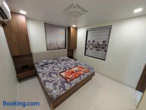 A beautiful luxury room with private entry - Image 3