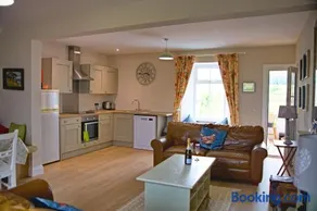 Arthur's Cottage - Image 2