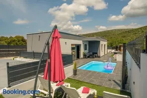 Luxury Villa Impossible - Image 4