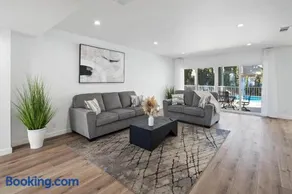 House with pool in prime location - 10 mins to Universal Studio - Image 1