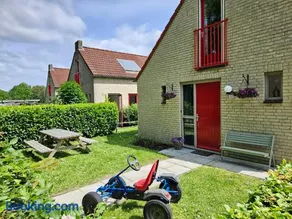 7 person House with swing, firepit, hammock, garden, swimming lake, child friendly, in- and outside playground, and great coffee - Image 1