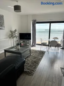 Penthouse Apartment with seaviews - Image 2