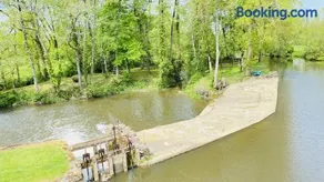 Le Moulin du Gué en Vendée Gite de 8 chambres atypique et exceptionnel au bord de l'eau à 30 minutes du PuyduFou agrémenté d'un Sauna et Bain Nordique au feu de bois pour vous détendre entre Amis et Famille - Image 2