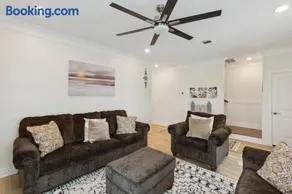 Cozy 3 Bedroom Family Beach Home in Galveston - Image 3
