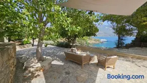 Ploes Luxury Cottages - Image 3