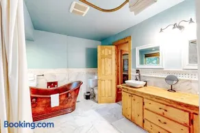 Sky High Cabin - Image 2