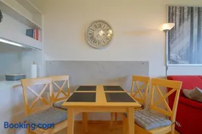 Apartment 318 - Image 2
