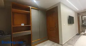 Garden City Plaza Hotel - Image 2