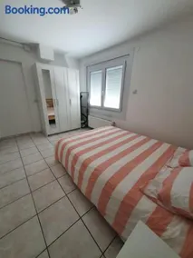 Charmant appartement au rez de jardin d'une maison - Image 4