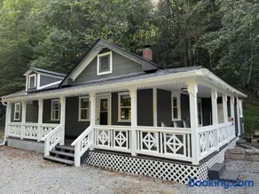 The Renovated Farmhouse at Seneca Rocks - Image 2