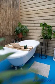 The Stall at CasaClarig - West Cork Cabin with Sauna - Image 3