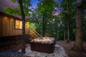 Entire home in Apple Mountain Lake, Virginia, - Image 1