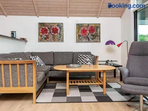 Bright Family Cottage by Kelstrup Beach - Image 2