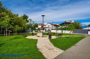 Apartment with Pool & Terrace - Walk to Beach - Free Parking A2 - Image 2