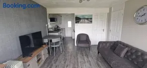 Watkin - Snowdon Cabins - cozy chalet - Glan Gwna, Caernarfon - Image 1