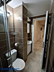 Poseidon Apartments - Image 1