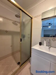 Entire House, 4BR, Secure Backyard, Free WIFI - Image 3