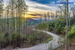 Luxury MTN Retreat Near Boone & West Jefferson Hot Tub - Image 1
