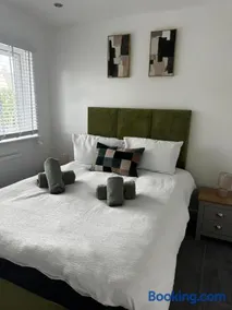 The Chislehurst Hideaway - Image 5