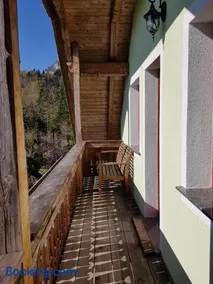 Vaznik Farm House Apartments - Image 3
