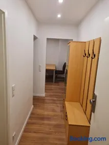Schöne Dachgeschoss Wohnung - Image 1