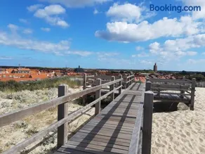 ZON Bed by the Sea - Image 1