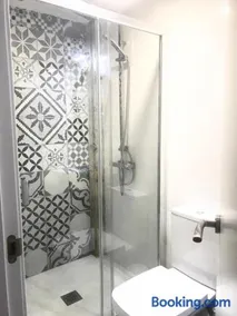 A very well-equipped apartment in Madrid - Image 3