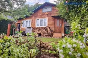Lazy River Hut - Image 1