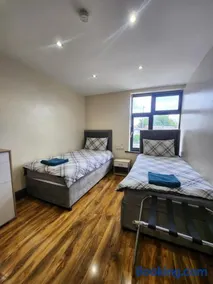 133 A Park Road - Image 1