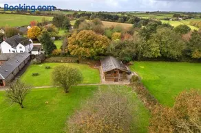 Finest Retreats - Tarkas Holt Log Cabin, Stowford - Image 5