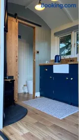 Bannfield shepherds hut - Image 4
