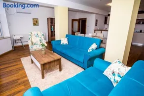 Old City Square Apartment - Image 3