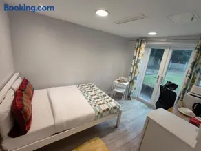 Slieve Apartment Suites - Image 3