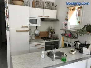 **** Beau T2 de 40 m2, jardin de 70m2, au calme, à 50 mètres de la plage - Image 3