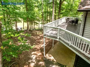 Waterfront home with dock on Kerr Lake! - Image 2