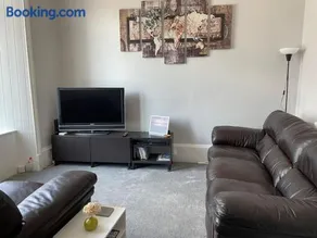5 minutes from Loch Lomond - Newly Renovated Ground Floor 1-Bed Flat - Image 5