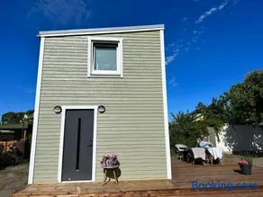 Fully equipped new tiny house - Image 2