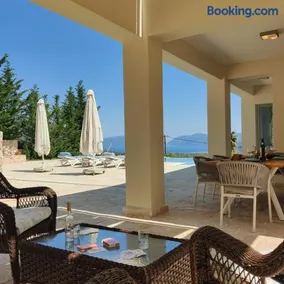 Villa Iremia, Piscine à Débordement & Vue Mer Panoramique - Image 5