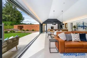 The Barn : Luxury Indoor/Outdoor Countryside Bliss - Image 1