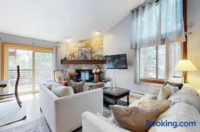 Lakeview Townhome Unit A5 - Image 2