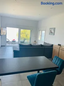 Seafront Apartment - Image 2