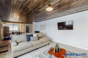 Steps to the HOF-Football Fans Dream Stay - Image 3