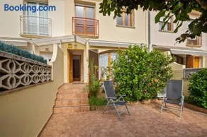 Gran casa per a families a 5 minuts de la platja - Image 1