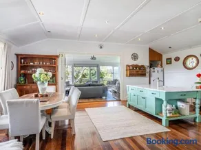 Tulip Gardens Estate - Spa, Sauna & Pet Friendly - Image 3