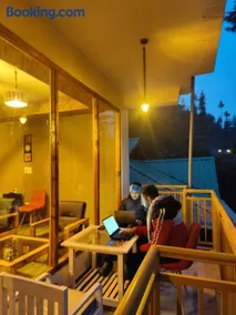 The Woodpecker Inn Jibhi - Image 1
