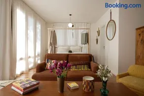 Villa Hod Couples Suite with Hot Tub - Image 4