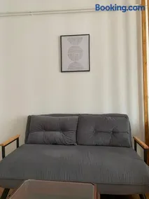 Comfy Studio - 1 minute walk to Delta Planet - Image 3