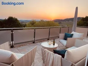 Penthouse mit Whirlpool, Sauna, XXL-Terrasse mit Bergblick & Tischfußball - Image 2