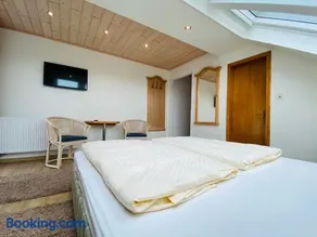 Landhotel Edersee - Image 2
