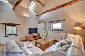 Cranscombe Barn - Image 2